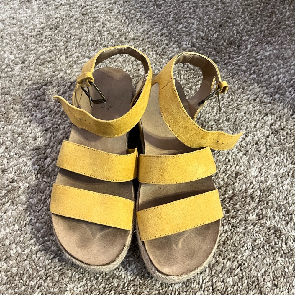 Universal Thread Yellow Espadrille Sandals